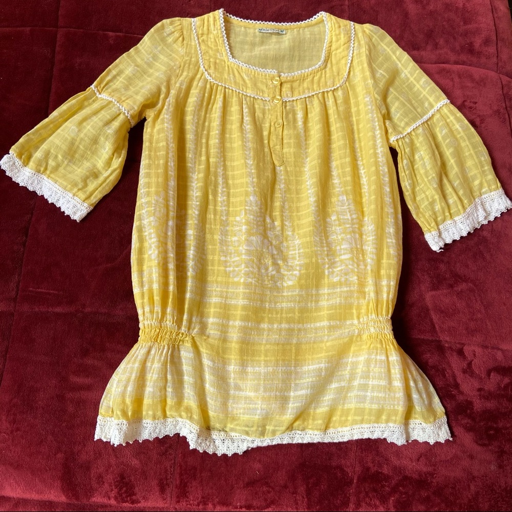 EUC Blue Plate yellow white picnic blanket blouse